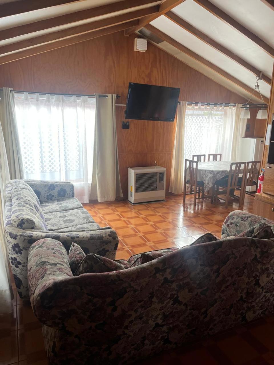 Cabanas Espanol Coyhaique Exterior photo