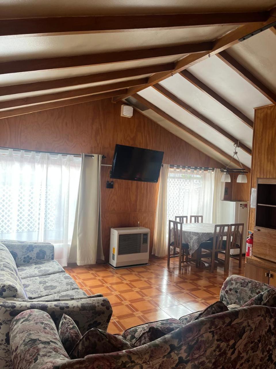 Cabanas Espanol Coyhaique Exterior photo